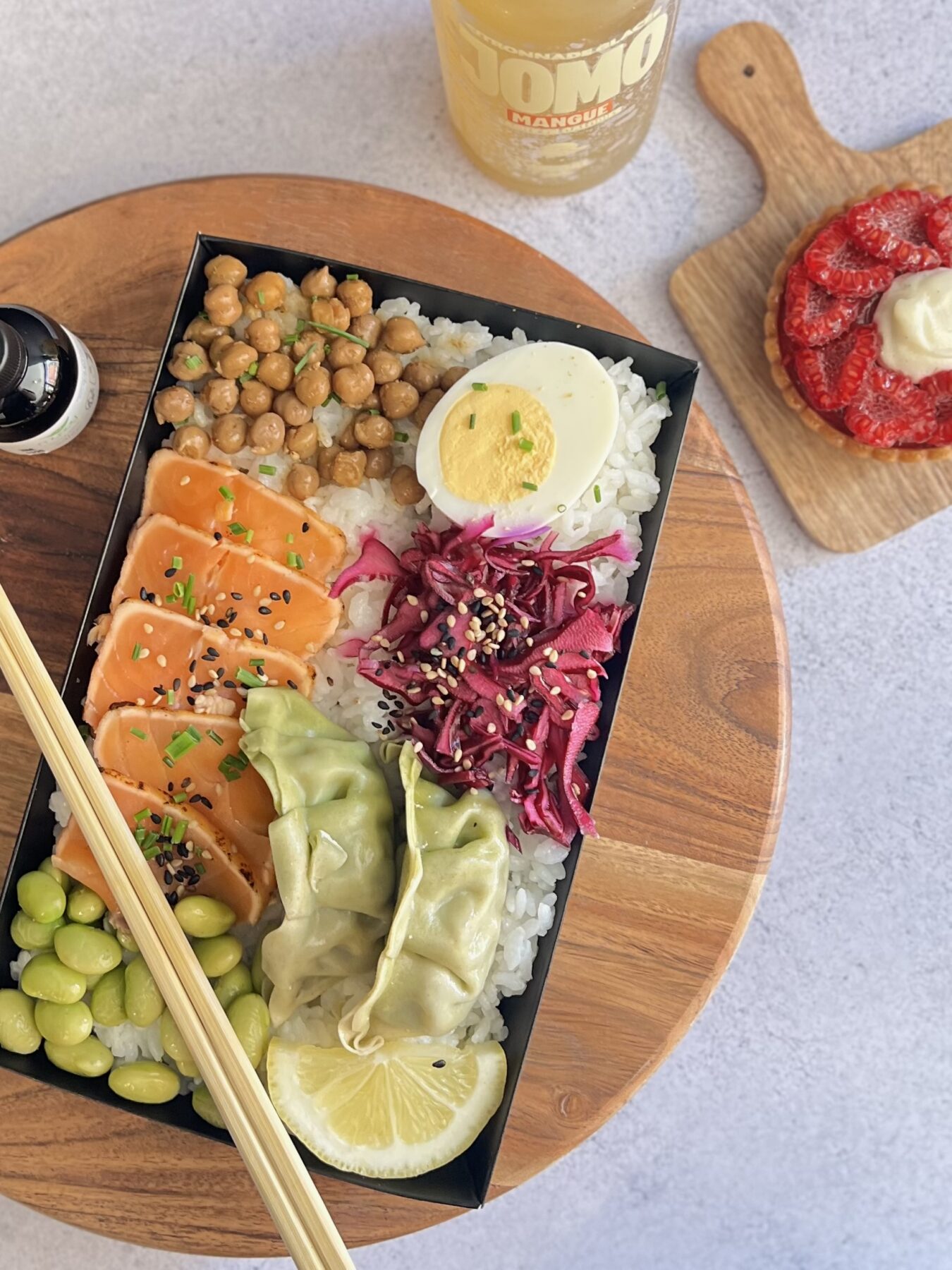 Bento avec saumon, edamame et gyoza, Boulangerie-pâtisserie Kumo Toulouse.