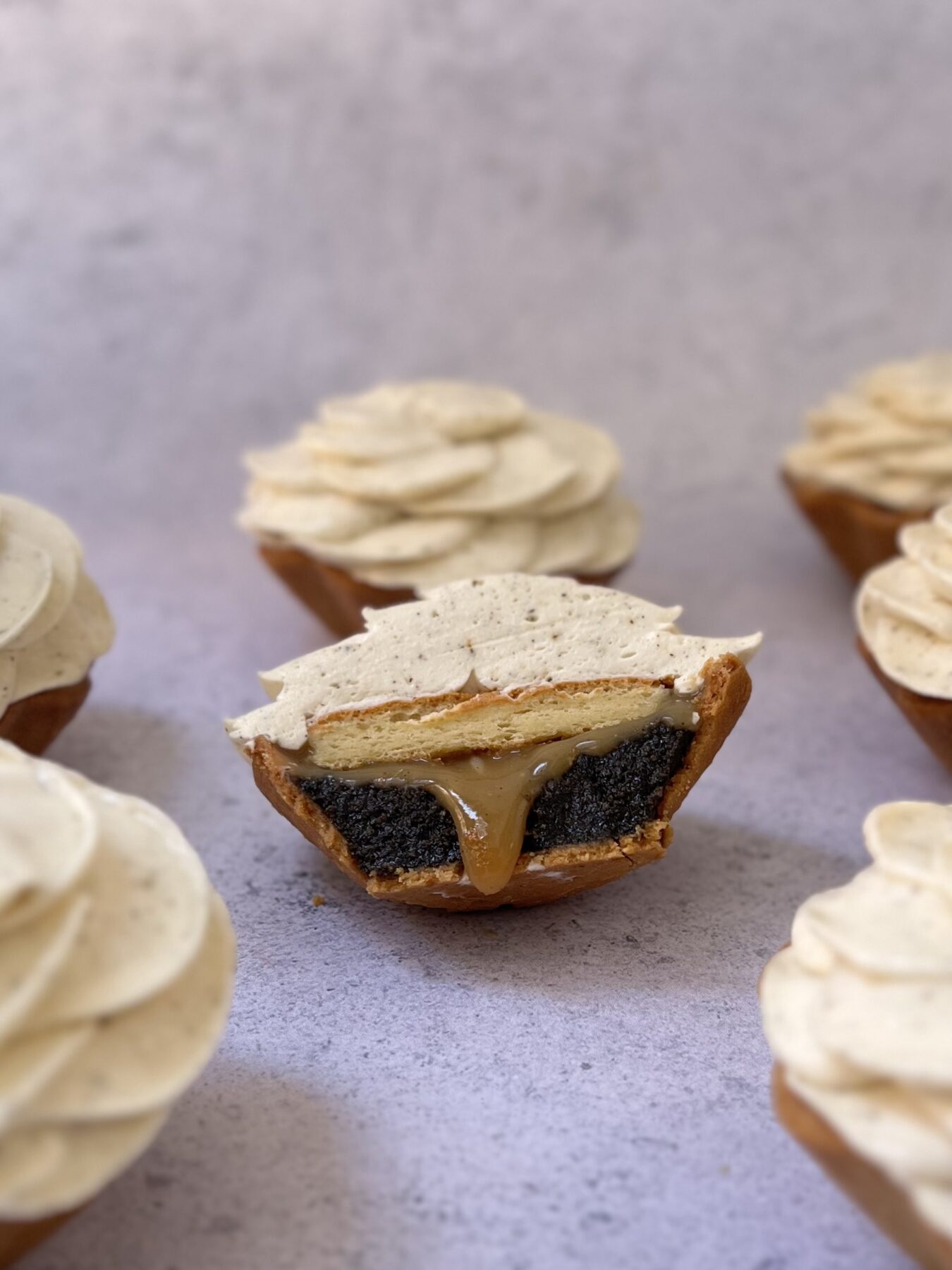 Cupcake découpé avec garniture crémeuse, Kumo, Boulangerie-pâtisserie Japonaise Toulouse.