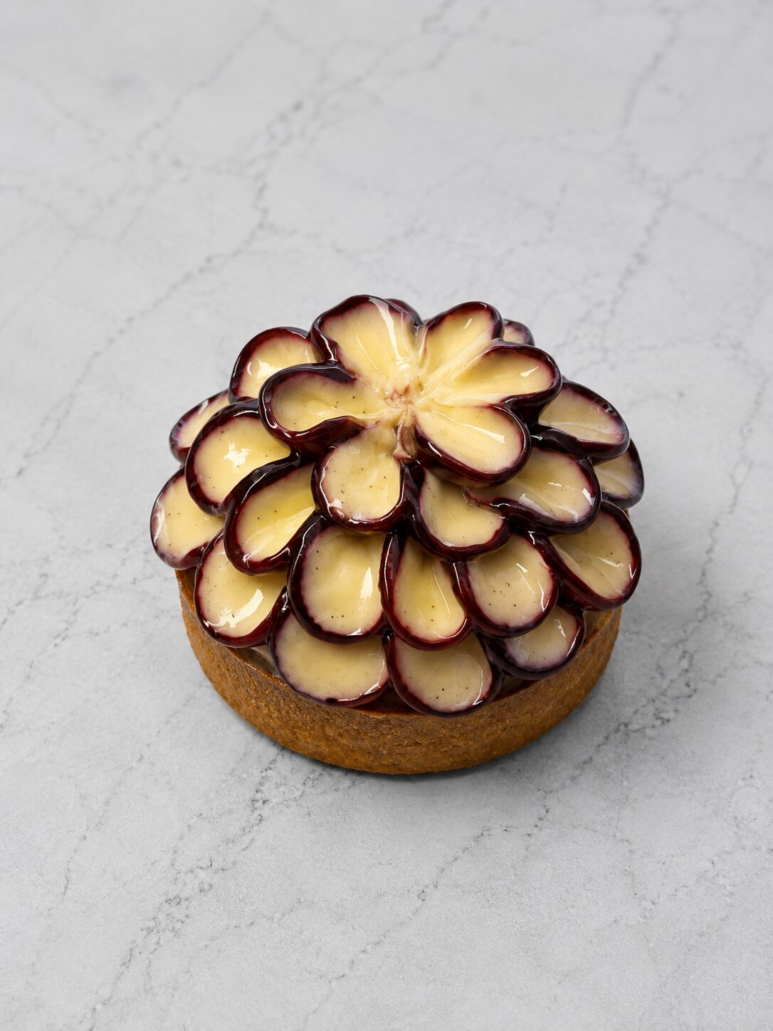 Tarte décorée en forme de fleur, Boulangerie-pâtisserie Kumo Toulouse.